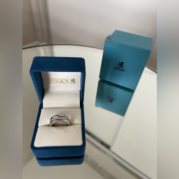 Beautiful Birks Wedding Band 18kt White Gold - Picture 2 of 7